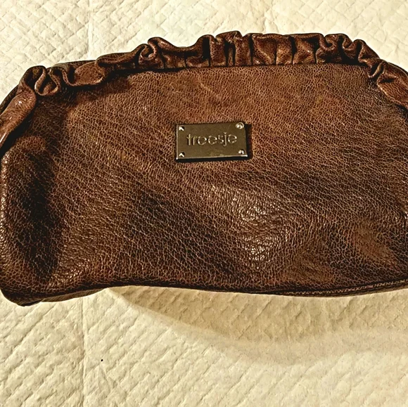 Treesje Brown leather with ruffle makeup bag pouch - Picture 5 of 9